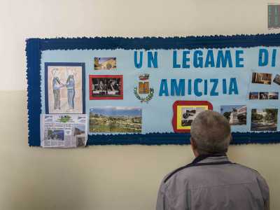...un cartellone colorato del 2007...